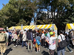 ブース前